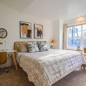 Ballard's Townhome With Office & Walk Score 98 Holiday home